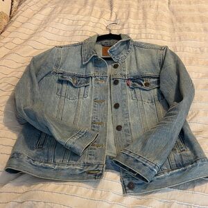 Levi's Light Blue Denim Jacket - Washed Blue